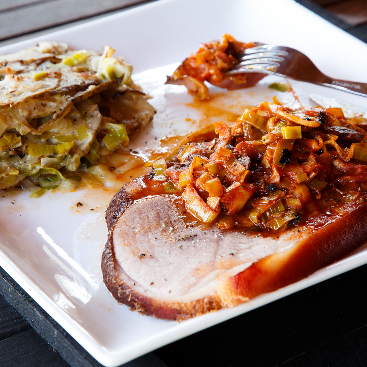 Ham steak with leeks and mushrooms fondue | Ham steak recipe