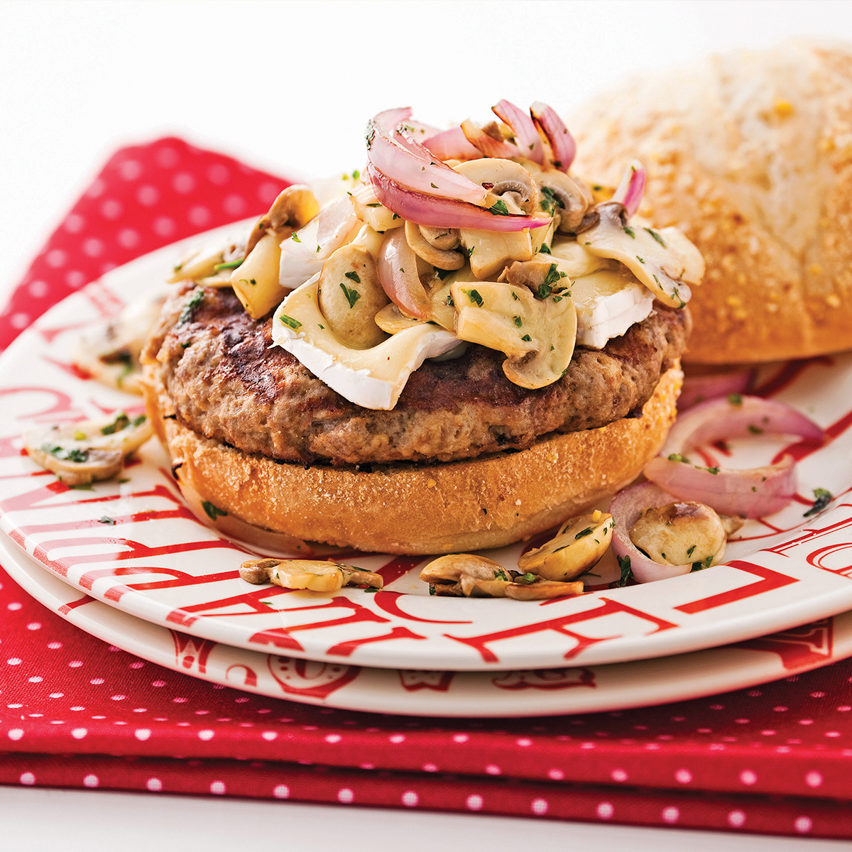 Burgers with mushrooms sauté and brie | Burger recipe