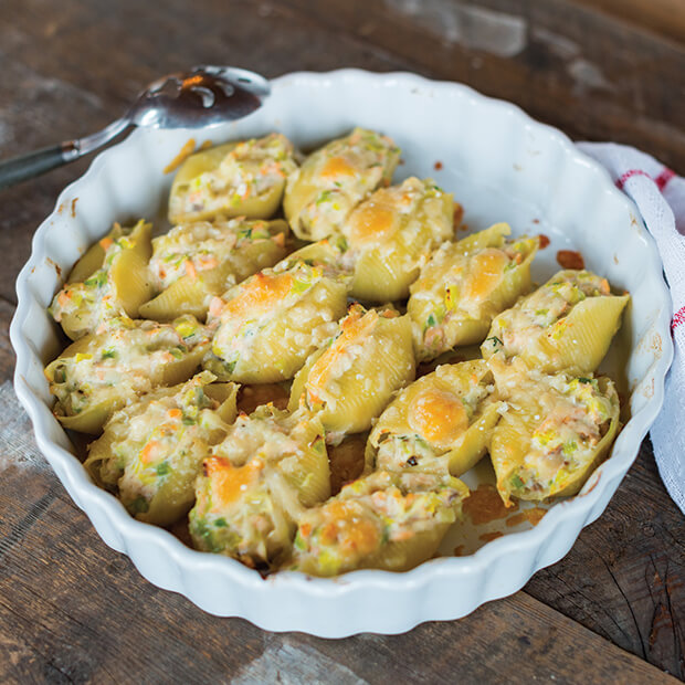 Pâtes gratinées farcies au saumon, au fromage ricotta et aux poireaux