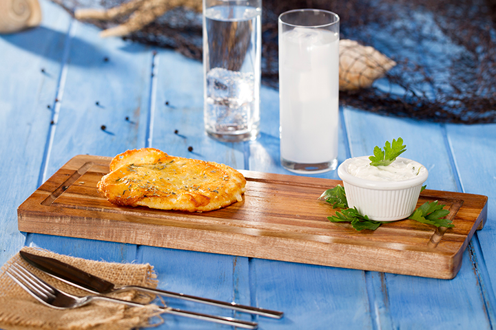 Recette grecque de feta saganaki, un feta frit