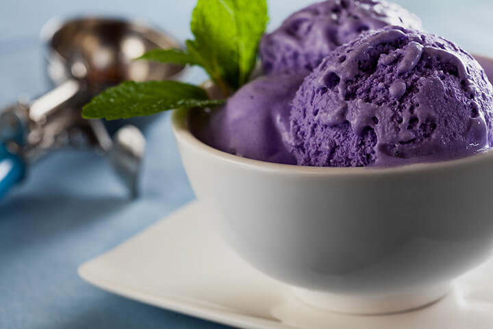 Recette originale de crème glacée à l’igname pourpre (ube) ou à la patate douce