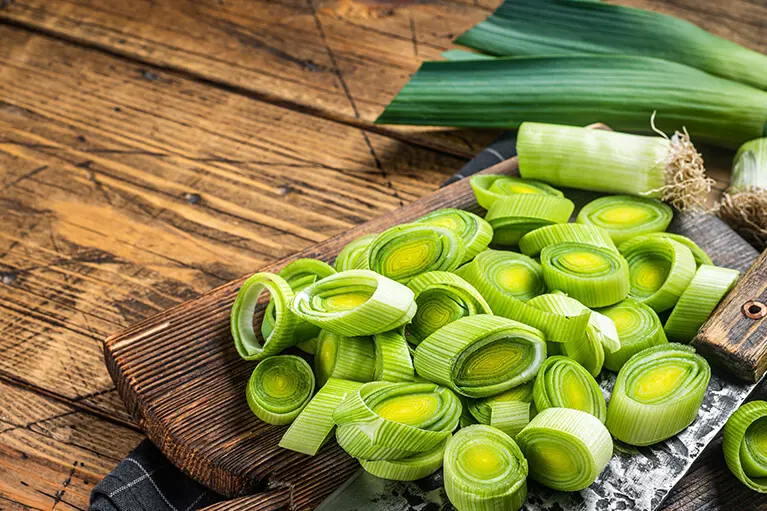 16 recipes with chicken, pork, beef, fish, tofu, tempeh or legumes