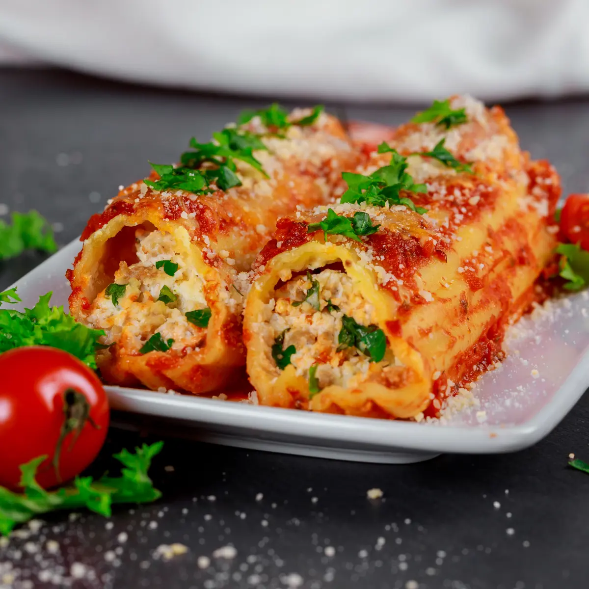 Manicotti stuffed with leeks and ricotta