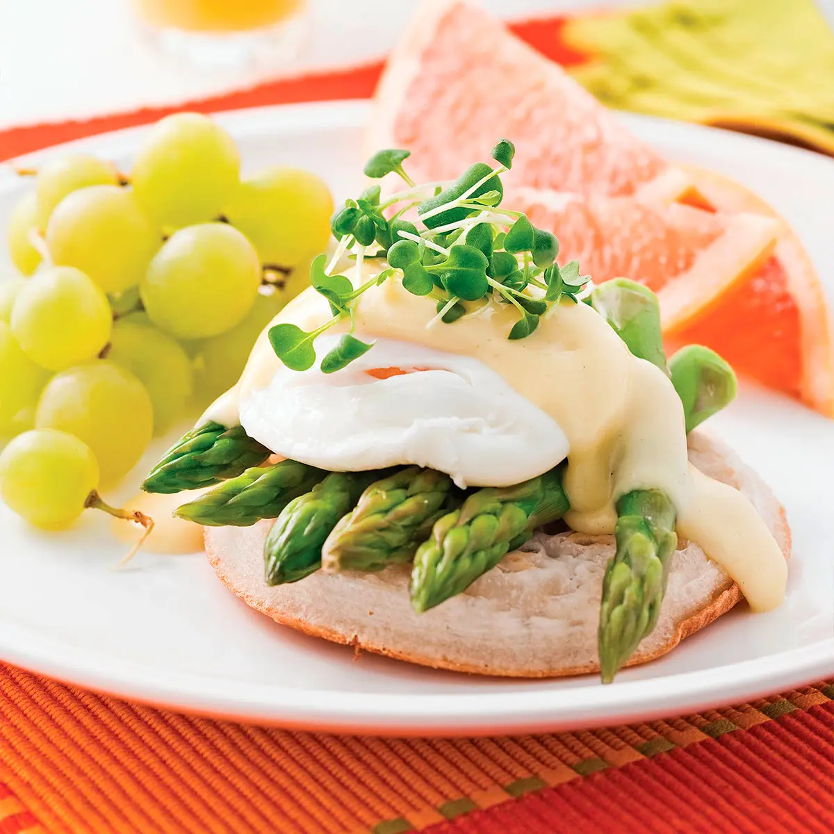 Asparagus eggs Benedict