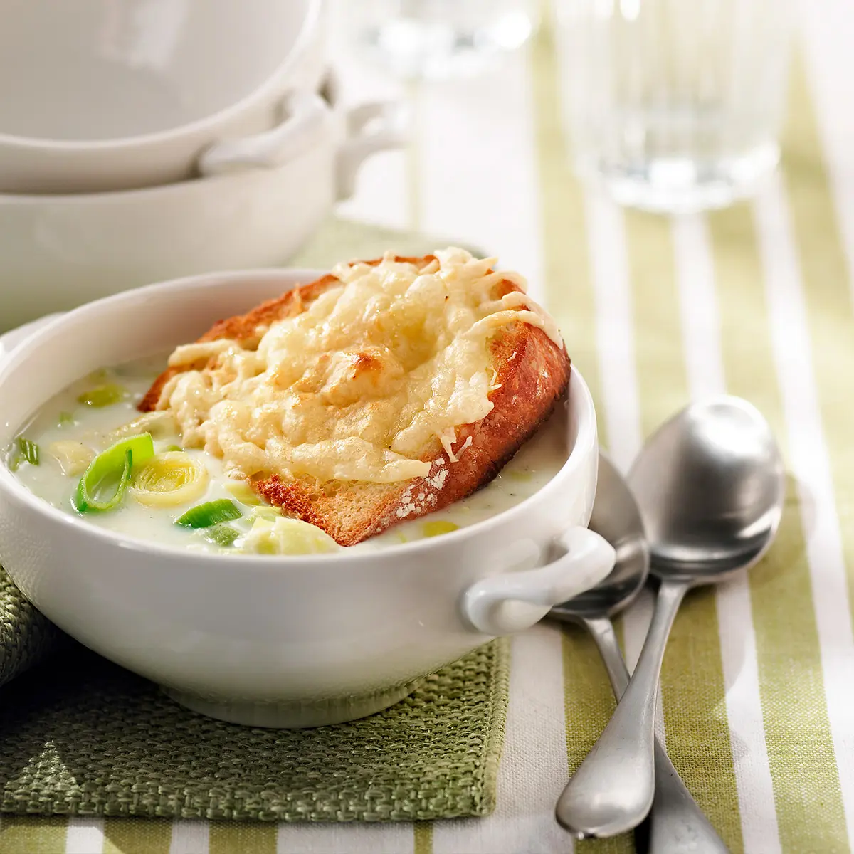 Leek soup au gratin