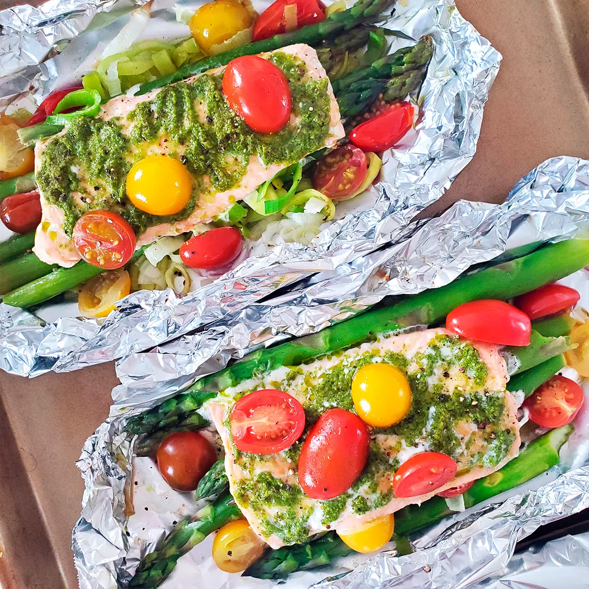 Salmon and leek papillote