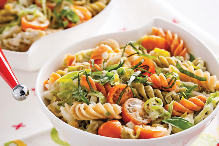 Tricolours rotinis with eggs and vegetables